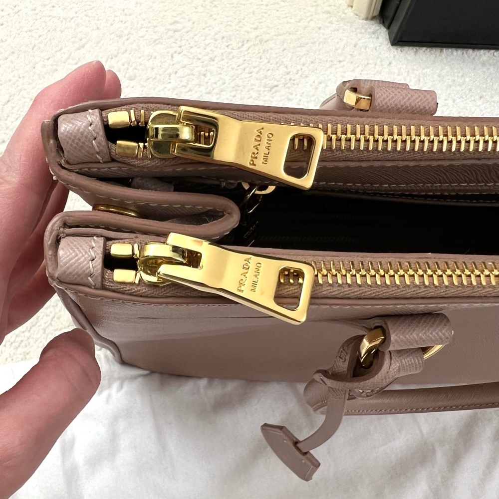 Lux Prada Galleria Saffiano leather tote - Picture 7 of 16